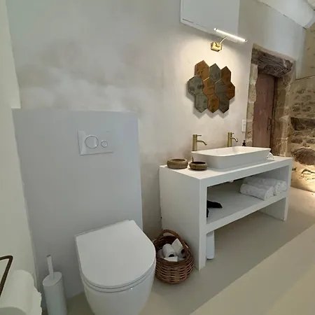 La Maison De Victor Nyaraló *